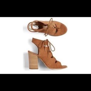 NWT Diba Suede Heels